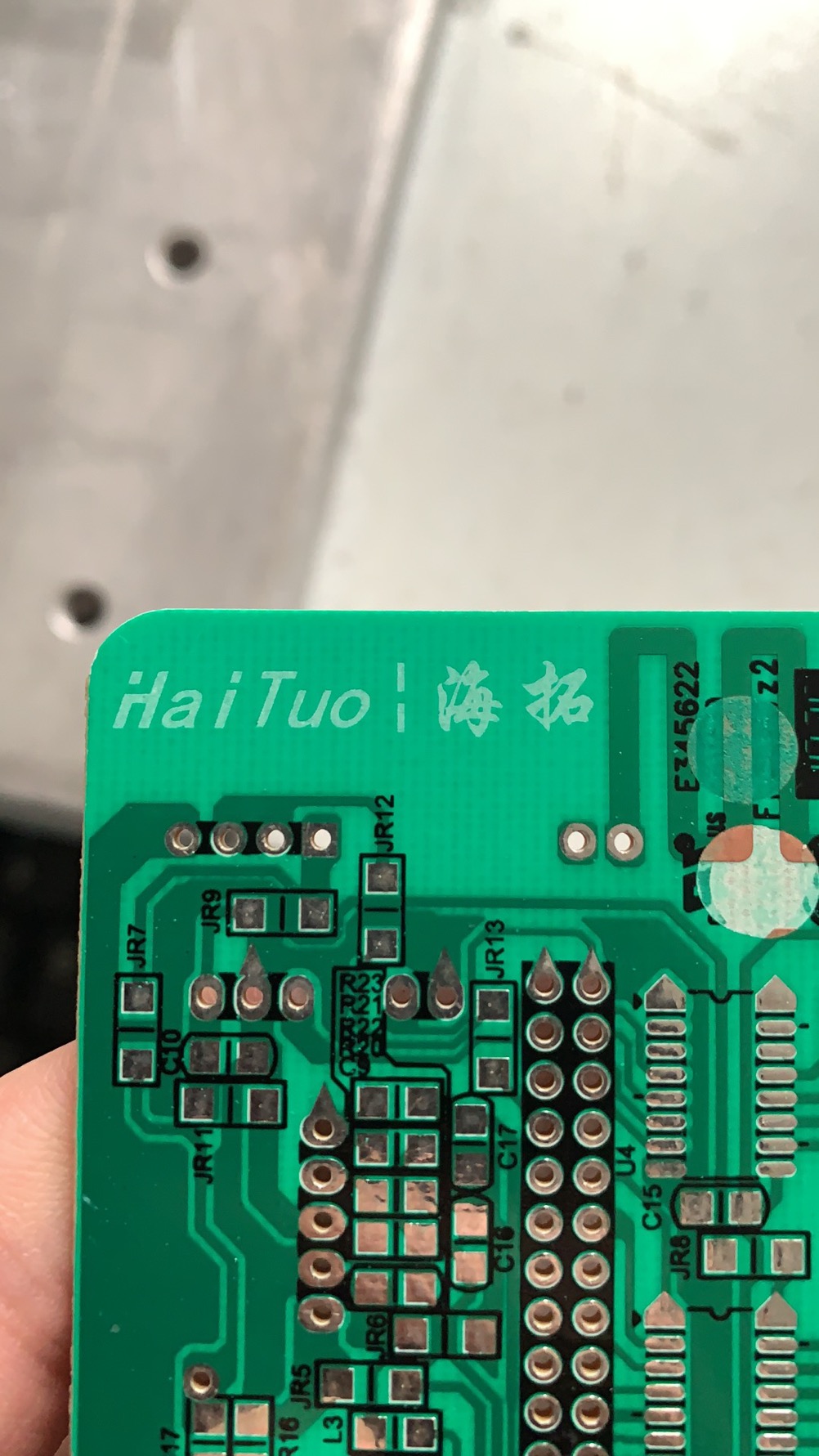 20w光纖激光打標(biāo)機(jī)在電路板上打標(biāo)效果圖